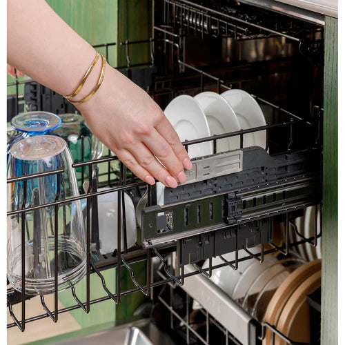 Café 24-inch Built-In Dishwasher with WiFi CDT888P3VD1
